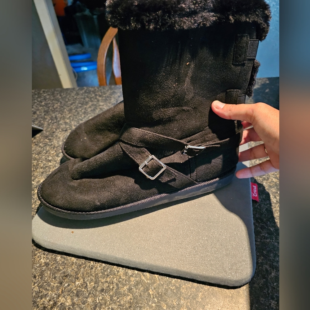 Fur boots